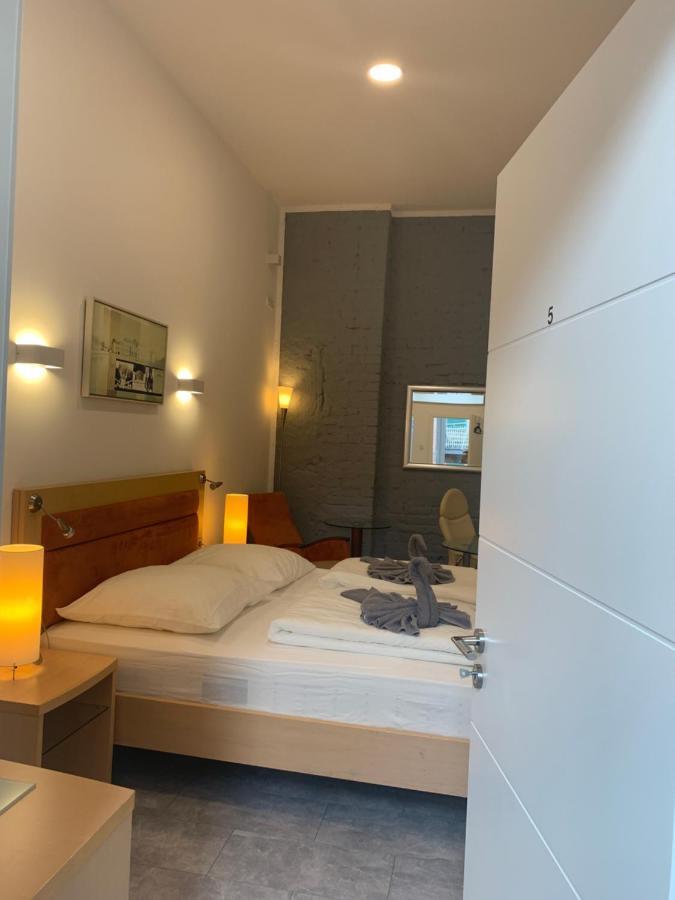Duesseldorf 5 Min To Train Station Private Gasthuis