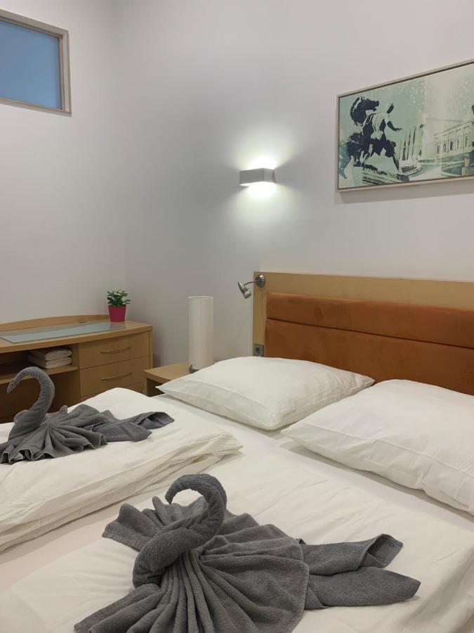 Duesseldorf 5 Min To Train Station Private Gasthof