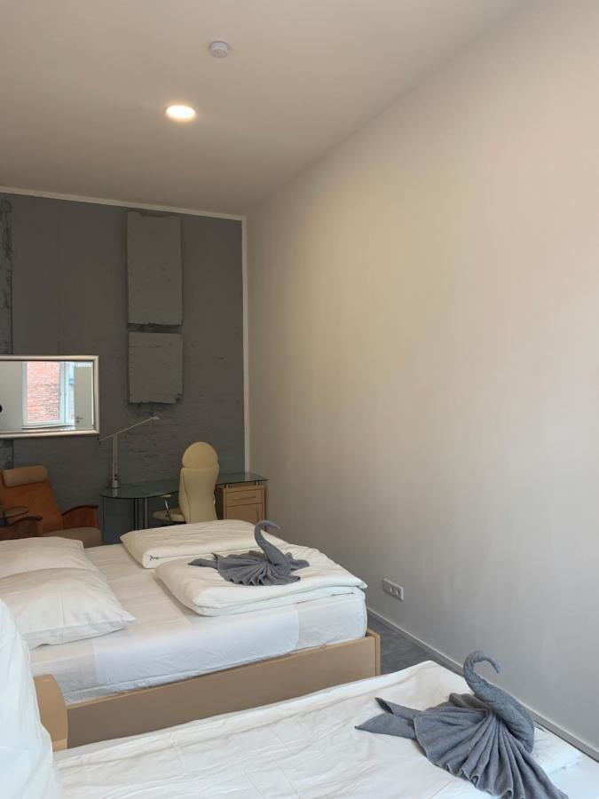 Duesseldorf 5 Min To Train Station Private Gasthof *